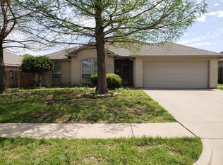 505 Thistle Meade Cir, Burleson, TX 76028