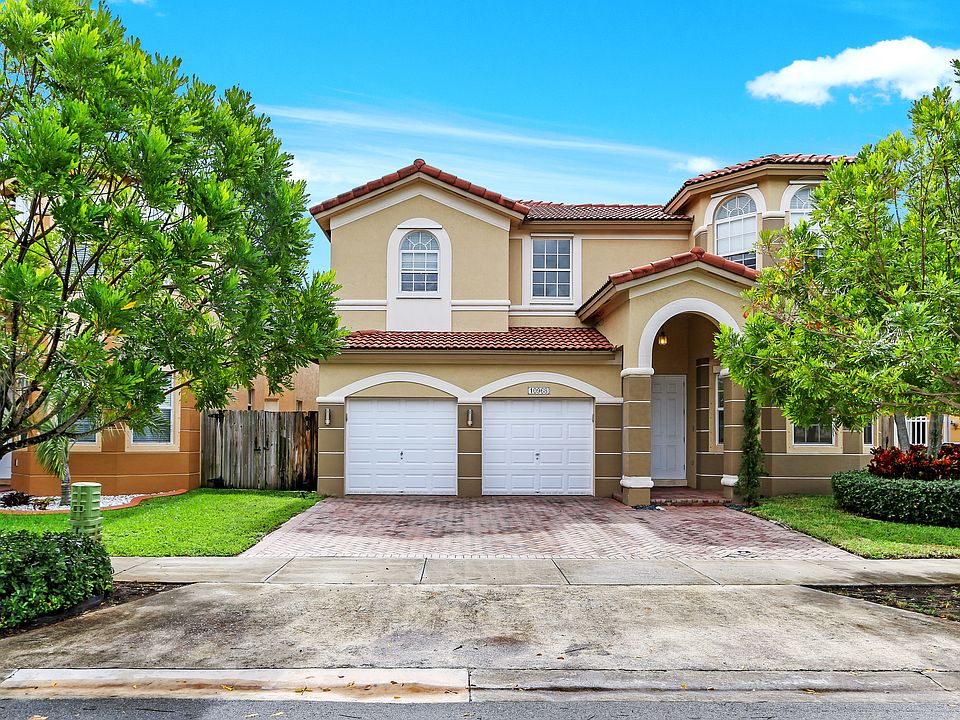 1st image of 10968 NW 80th Ln