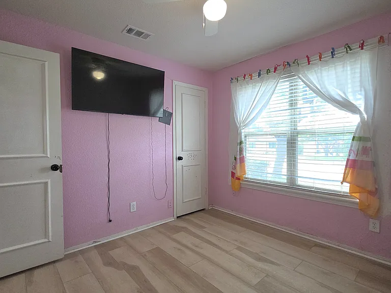 1273 Valencia Ln — Photo 4