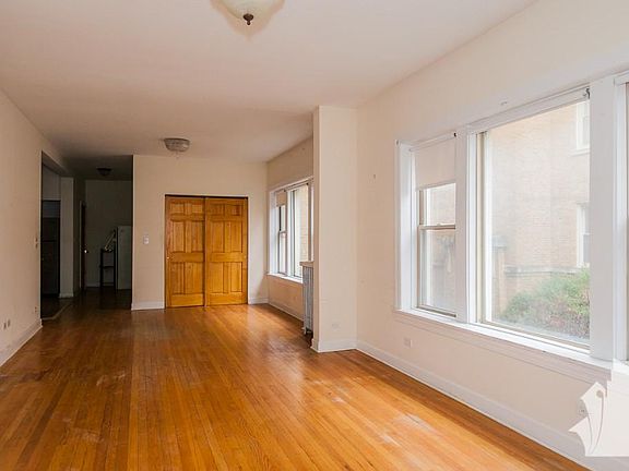 4th image of 4700 N Winchester Ave APT 02A