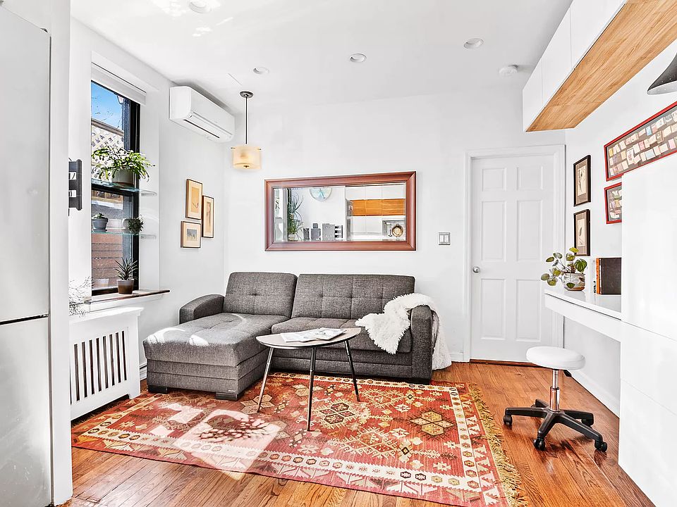 1st image of 394 Prospect Ave APT 1R