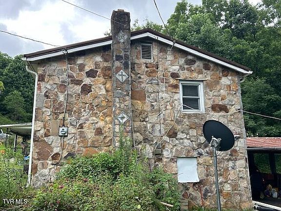3rd image of 7609 Birchfield Rd