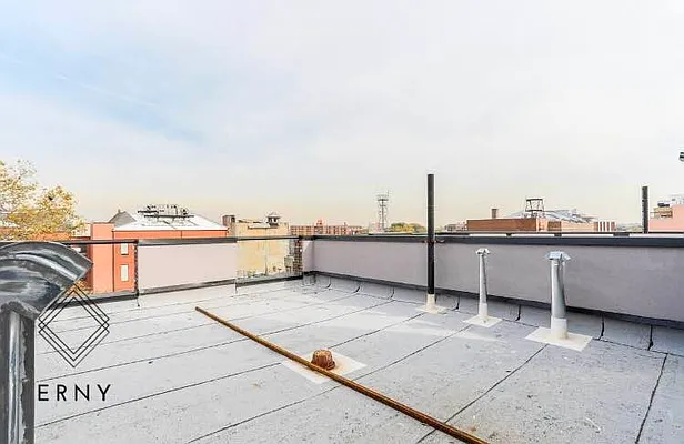 Rented by ERNY LLC | media 9