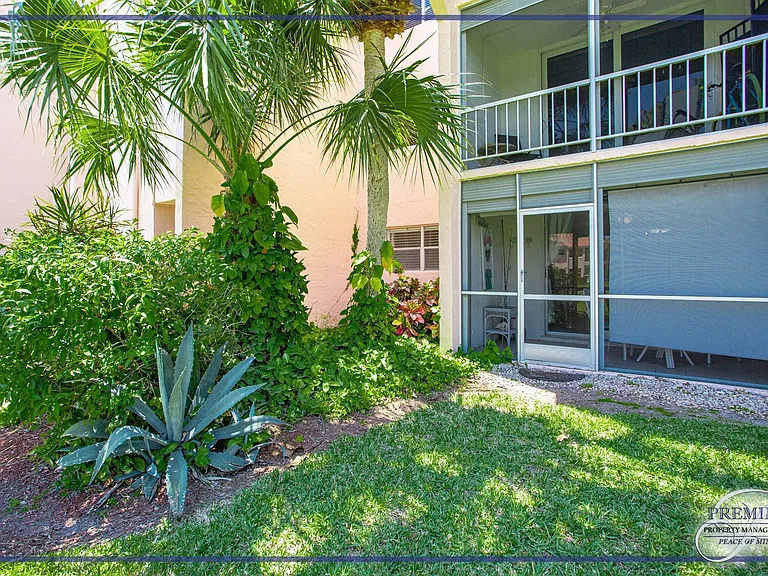 225 Turtle Lake Ct #106 — Photo 35