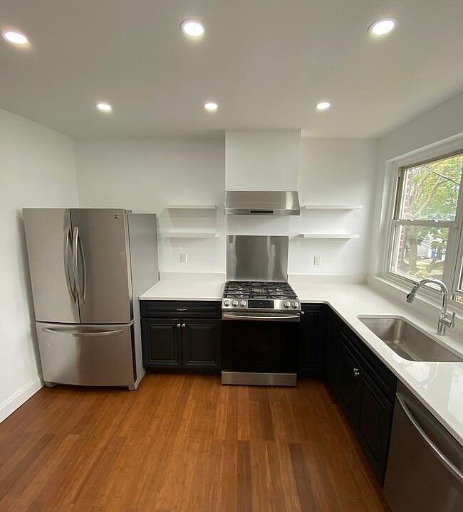 1st image of 15 Winthrop Pl Floor 2