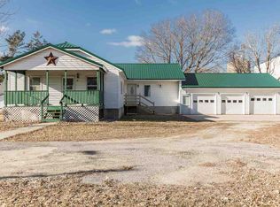 103 Maple St, Martelle, IA 52305