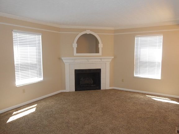 2nd image of 17 W Woodstone