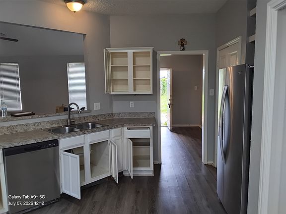 2nd image of 2317 Roanoke Cir