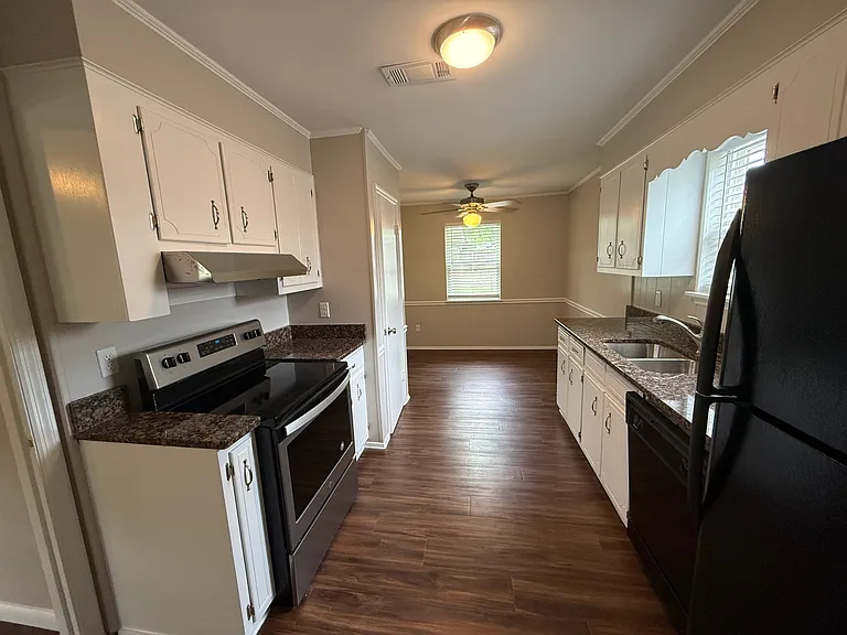2414 Cox Rd — Photo 3