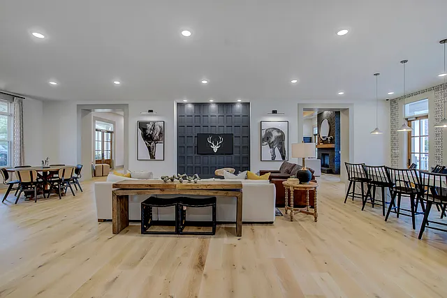 The Darby Apartments — Photo 11