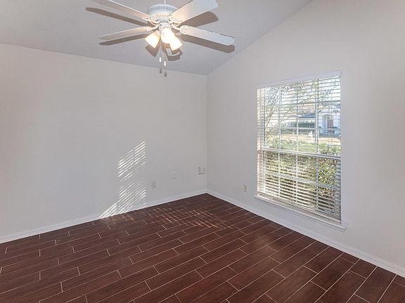 5th image of 417 Twin Oaks Ln