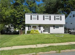 72 E William St, Fords, NJ 08863