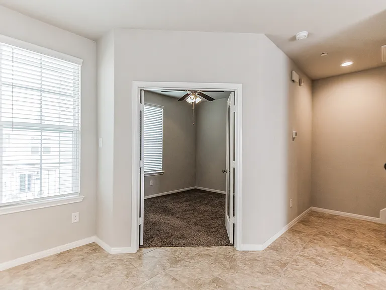2716 Veranda Fls — Photo 26