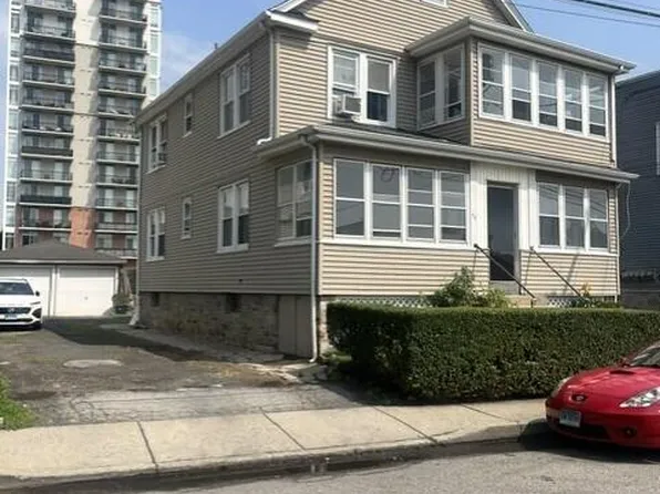 48 Manor St, Stamford, CT 06902