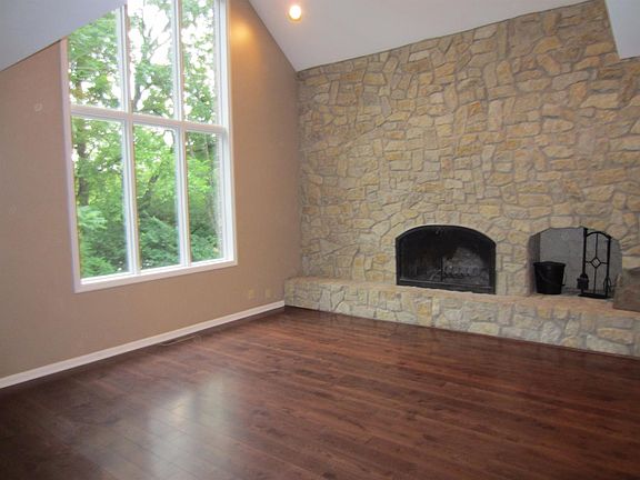 3rd image of 7452 Sleepy Hollow Dr