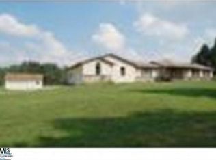 75 Lockwood Rd, Ortonville, MI 48462