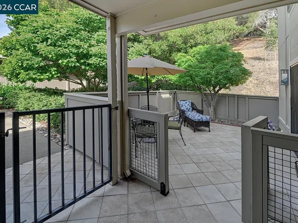 2017 Oakmont Way APT 2, Walnut Creek, CA 94595