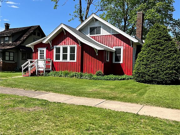 2nd image of 820 N Wilson Avenue