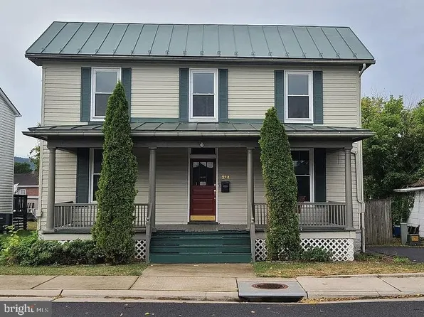 214 E Queen St, Strasburg, VA 22657