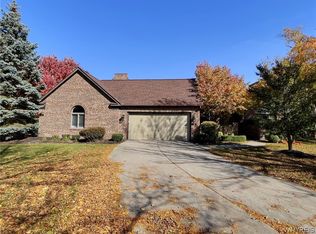 32 Hidden Ridge Cmn, Williamsville, NY 14221