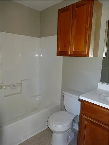 1121 Charbonnet St — Photo 7