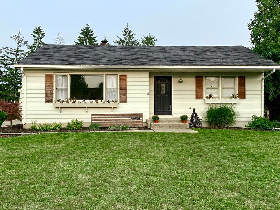 1st image of 2026 Woodlawn Ave SE