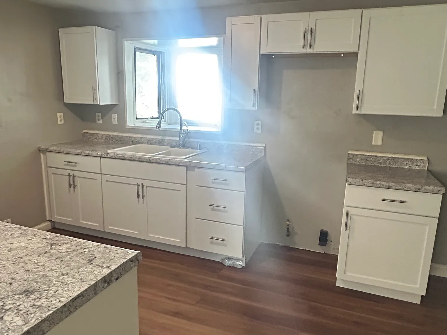 3 bed, $1,400 — Photo 2