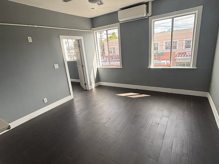 1303 S Vermont Ave #6 — Photo 1