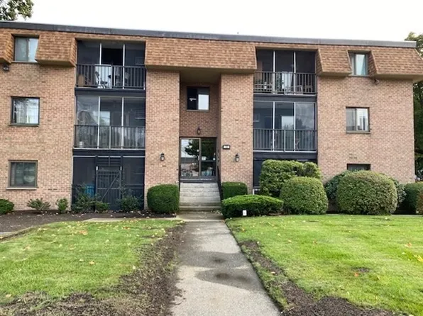 33 Washington St APT 10, Medford, MA 02155