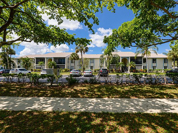 2nd image of 1115 Green Pine Boulevard #G2