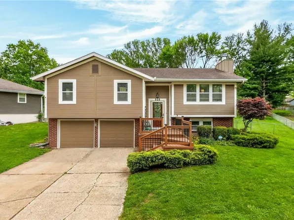 525 NE Noeleen Ln, Lees Summit, MO 64086