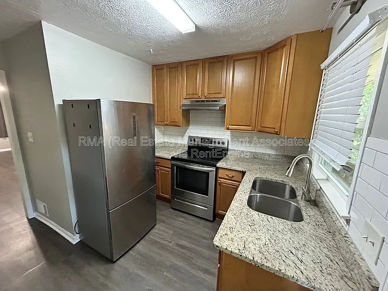 12B Lisa Ln — Photo 6