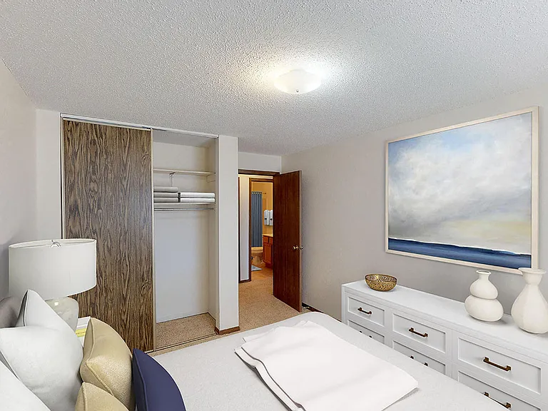 Country Bluff Apartments — Photo 14