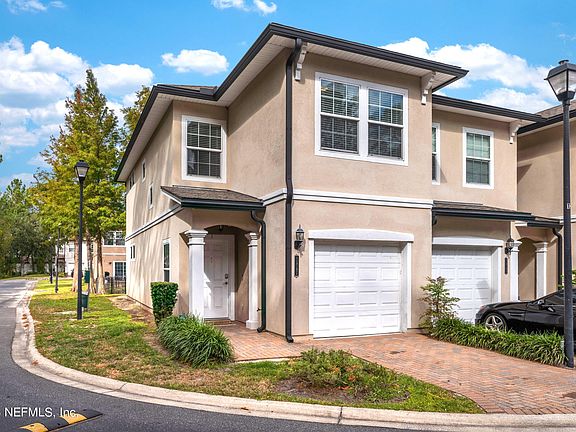 2nd image of 11312 ESTANCIA VILLA Drive #1001