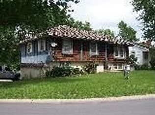 6801 Lakeshore Dr, Raytown, MO 64133
