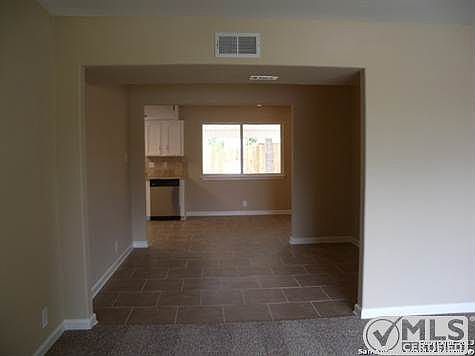 4th image of 121 Cotswold Dr