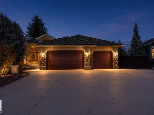 11412 12th Ave NW, Edmonton, AB T6J 6W8