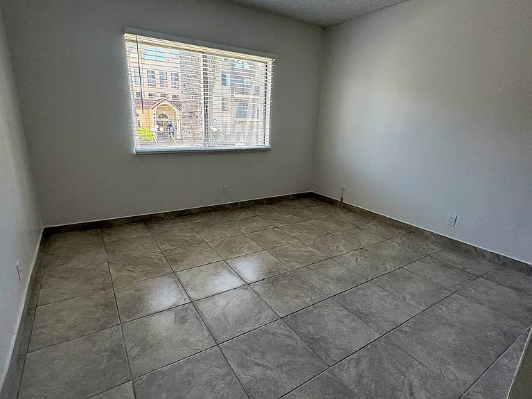 14413 Kittridge St #216 — Photo 6
