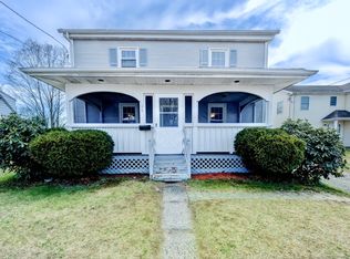 17 Smith St, Windsor Locks, CT 06096