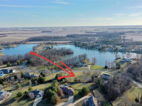 5317 White Oak Dr, Smithton, IL 62285