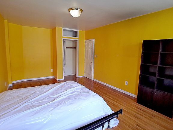 2nd image of 4996 Broadway APT 4L