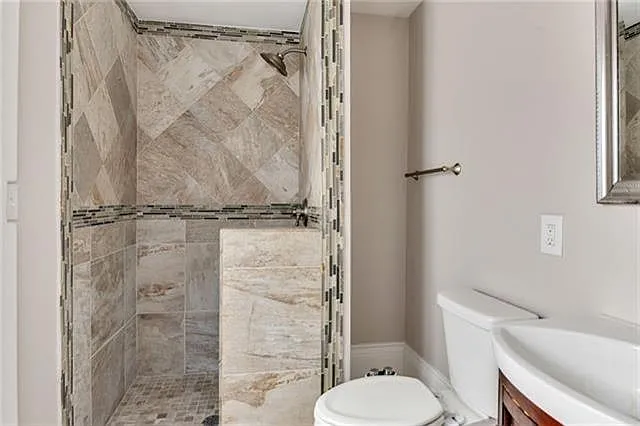 Studio, 1.0 bath, 385 sqft, $1,300 — Photo 4
