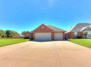 764 W Old Farm Way, Mustang, OK 73064