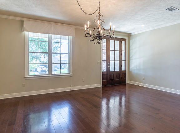 4th image of 103 Kingston Ct