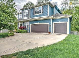 23707 W 52nd Ter, Shawnee, KS 66226