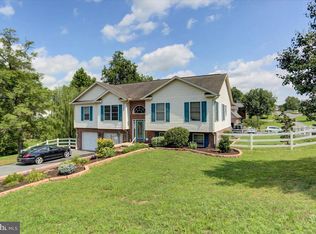 110 Topaz Dr #1, Chambersburg, PA 17202