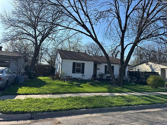3rd image of 3105 Ash Park Dr