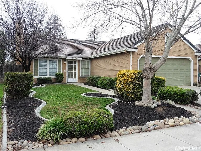 225 Gelf Ln photo 1