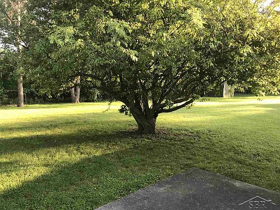 3rd image of 3325 Saxton Dr