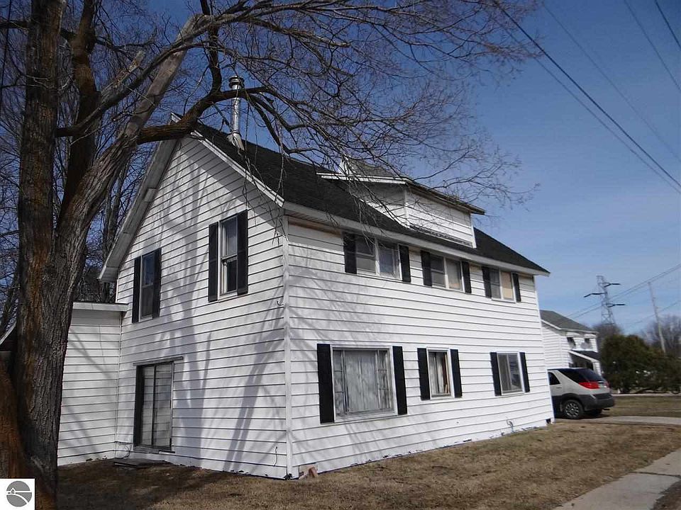 111 E Main St, Twining, MI 48766 Zillow